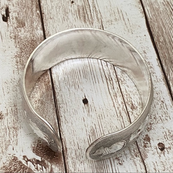 Unsigned Silver-tone Ornate Zodiac Signs 1.25” Open Bangle Stackable Bracelet - Picture 8 of 16